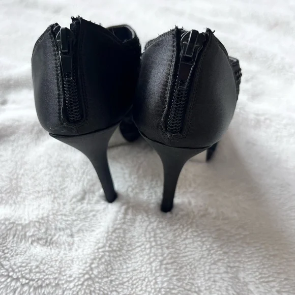 Open Toe Platform Lace Booty - Picture 5 of 6